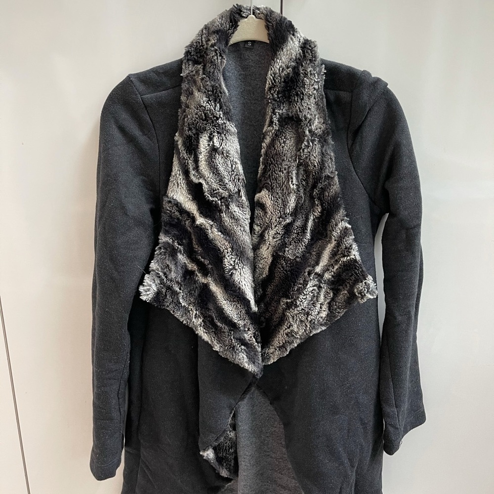 drew fur jacket size small never worn